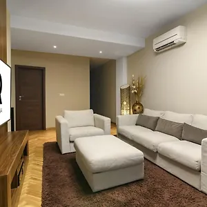Apartment Beachfront 3-bedroom With Jaccuzi And Barbecue In The Back Varna