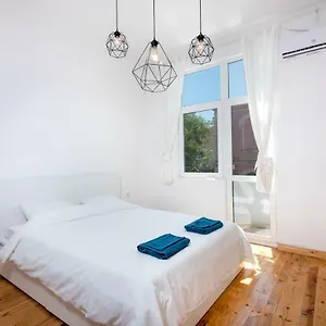 Apartment The White - Bogoridi Main Street Burgas